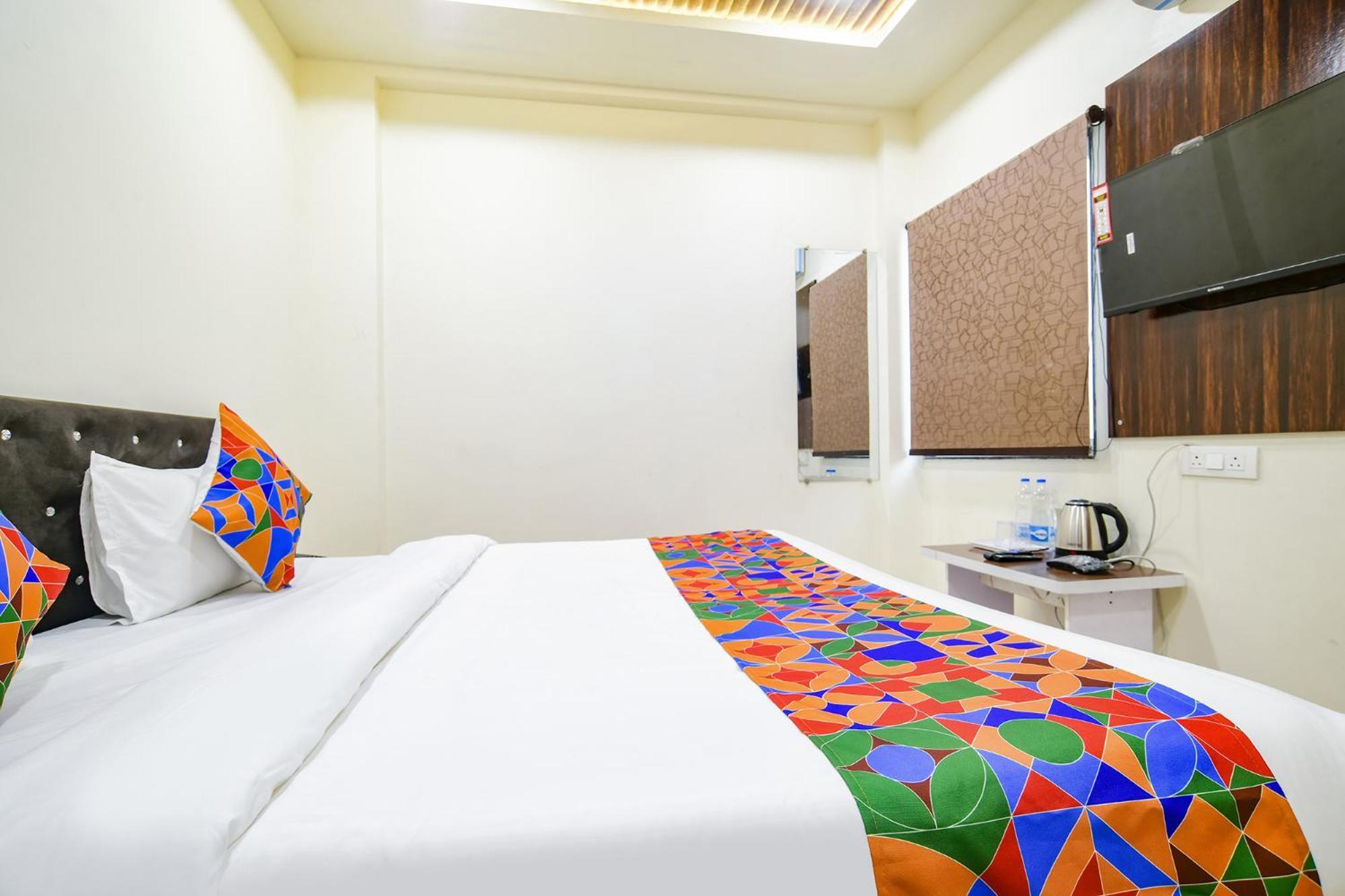 Fabhotel Crown Park Индаур Экстерьер фото